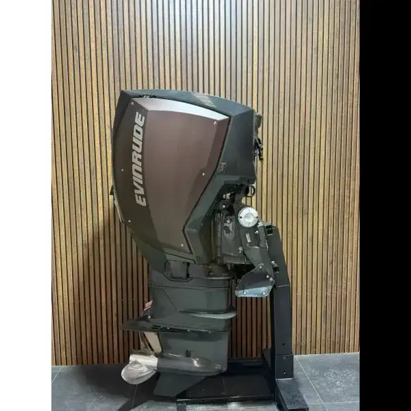 Evinrude E-TEC 300 HP EFI G2 outboard engine