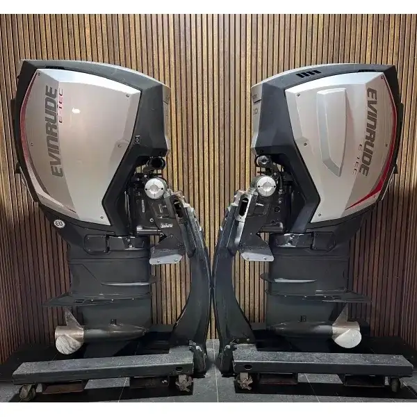 Set Evinrude E-TEC 300 HP G2 outboard engine